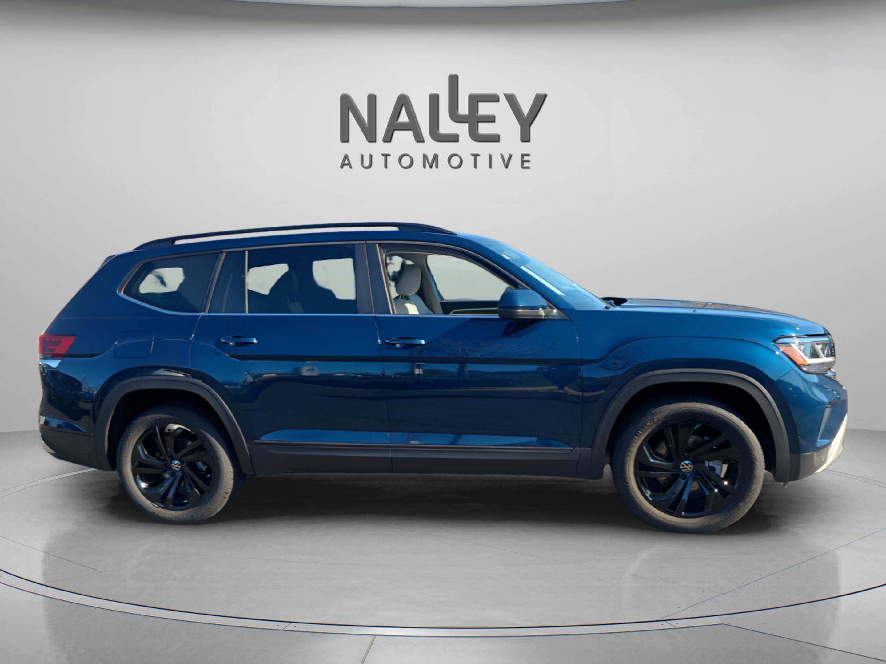 Used 2023 Volkswagen Atlas SE image 6