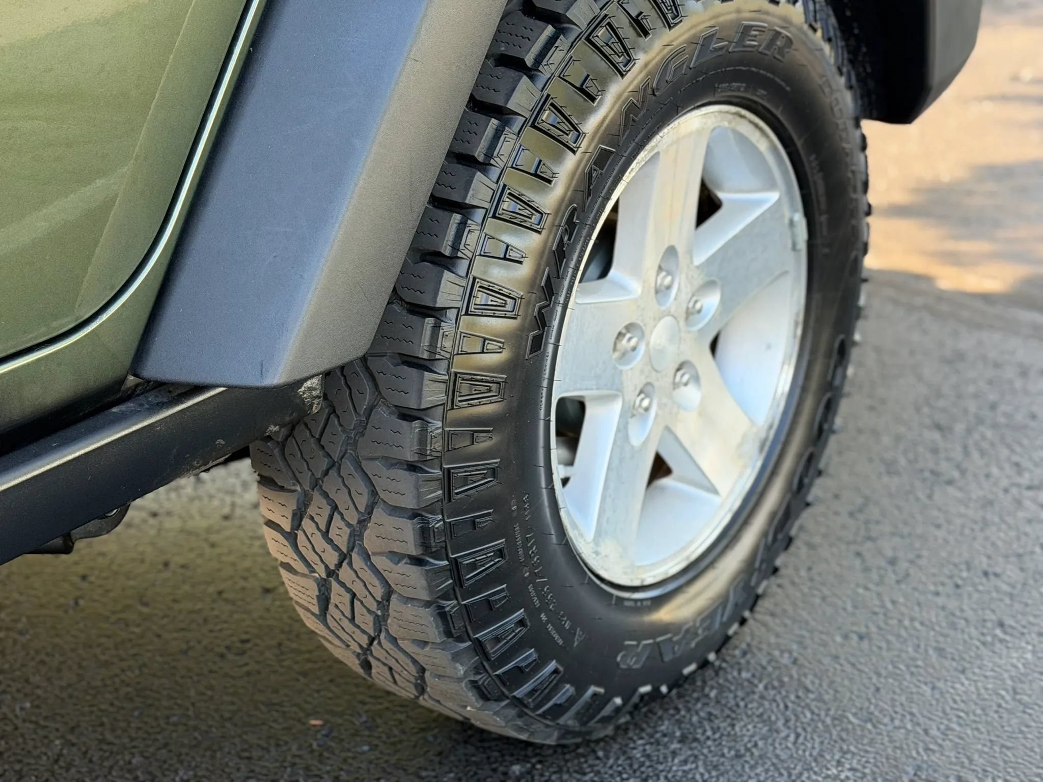 Used 2008 Jeep Wrangler Unlimited Rubicon w/ PWR Convenience Group AWD/4WD image 9