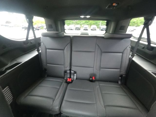 Used 2025 Chevrolet Suburban High Country AWD/4WD image 33