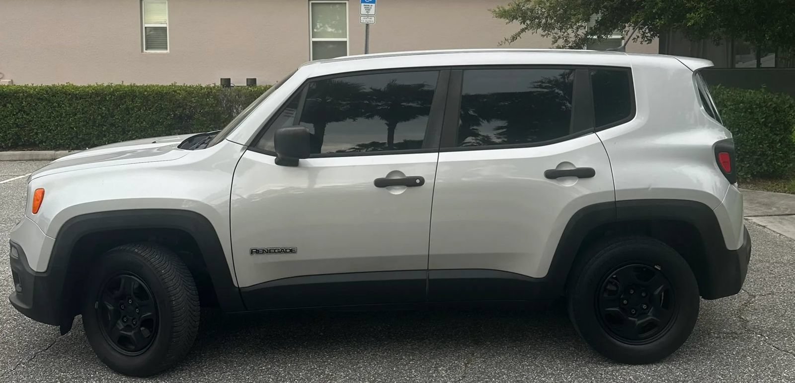 Used 2015 Jeep Renegade Sport w/ Power & Air Group AWD/4WD image 6