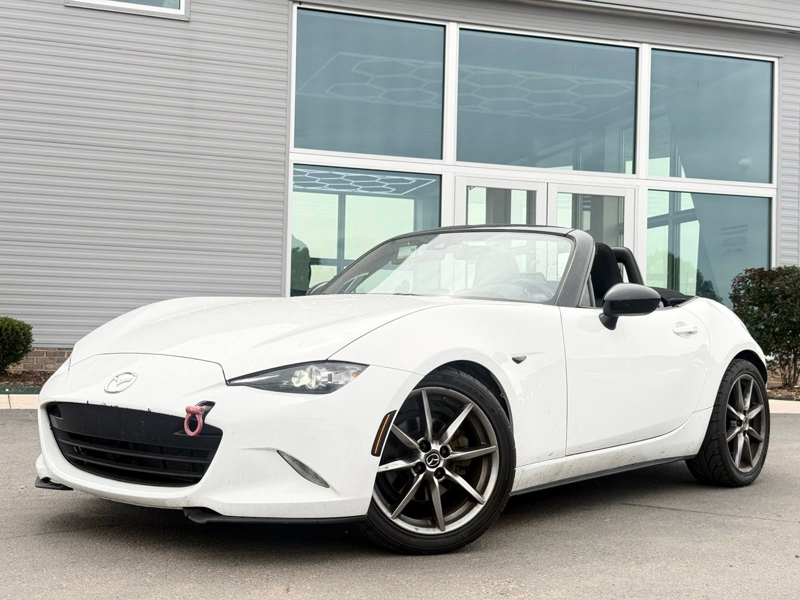Used 2020 MAZDA MX-5 Miata Sport RWD image 6