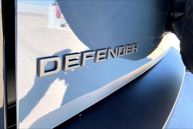 New 2026 Land Rover Defender 110 X-Dynamic SE image 9