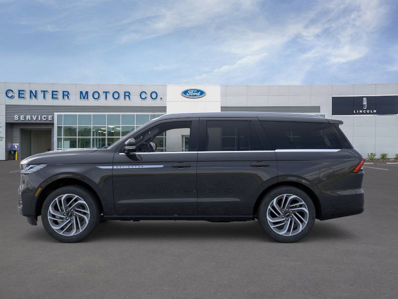 New 2025 Lincoln Navigator Reserve image 3