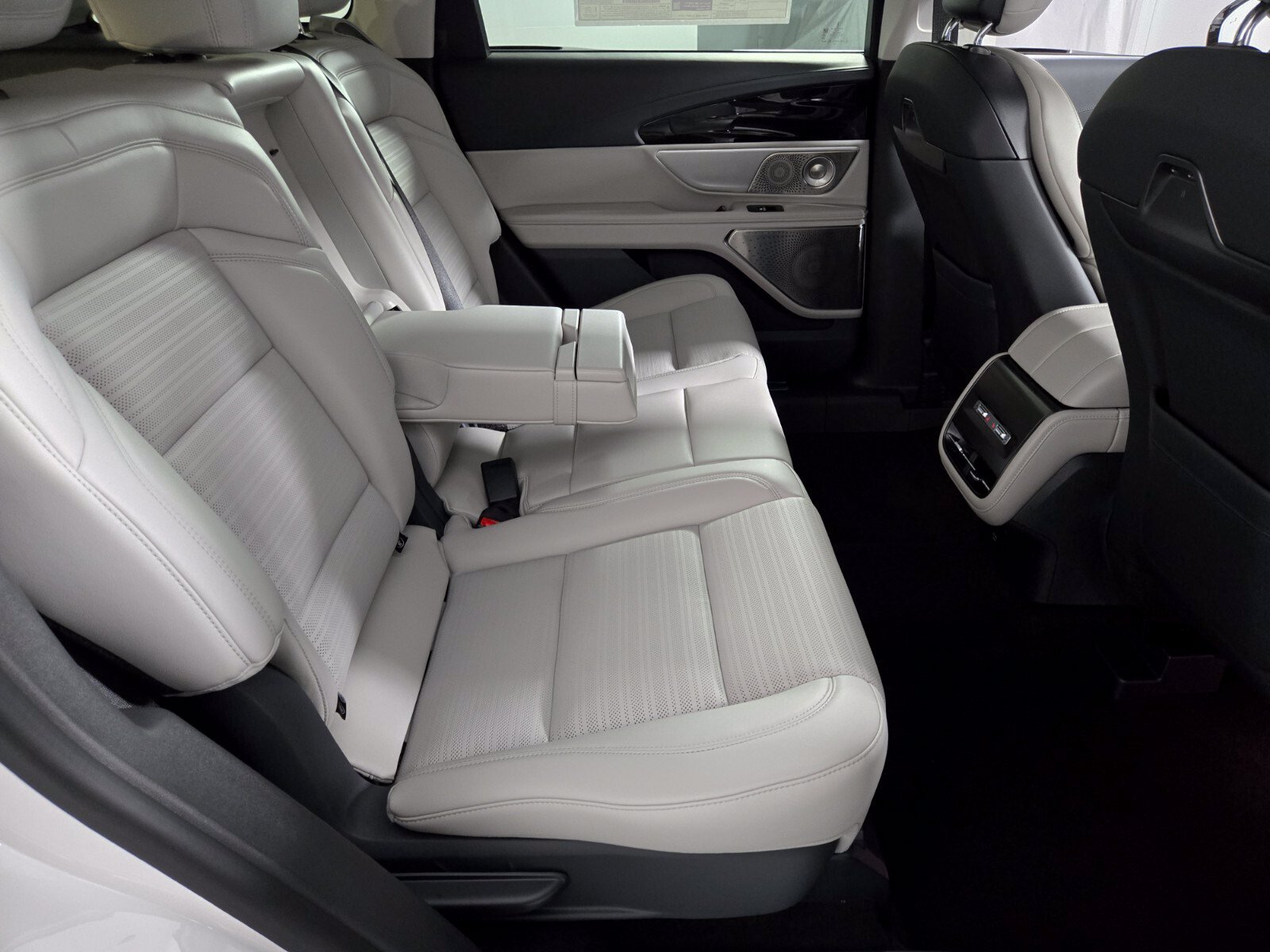 New 2026 Lincoln Nautilus Reserve AWD/4WD image 19