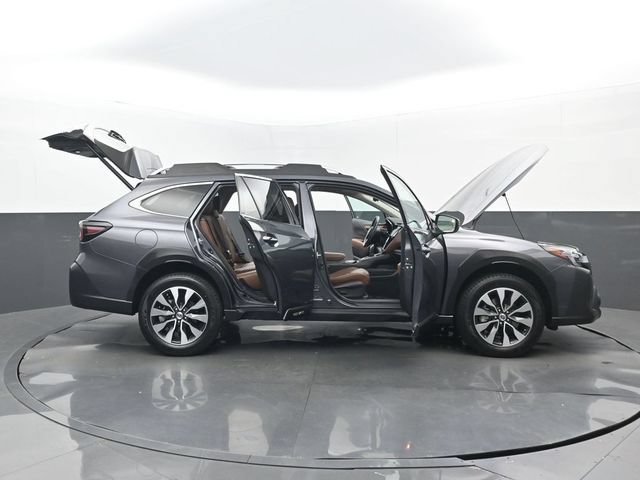 Used 2023 Subaru Outback Touring AWD/4WD image 31