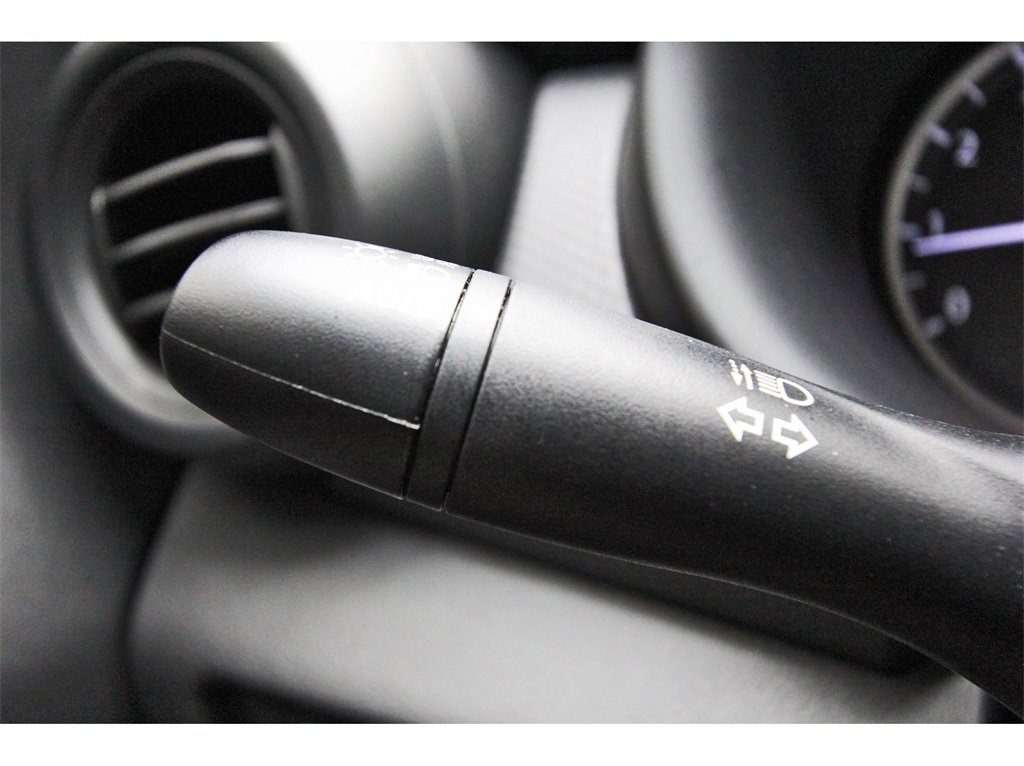 Used 2025 Nissan Kicks Play S image 29