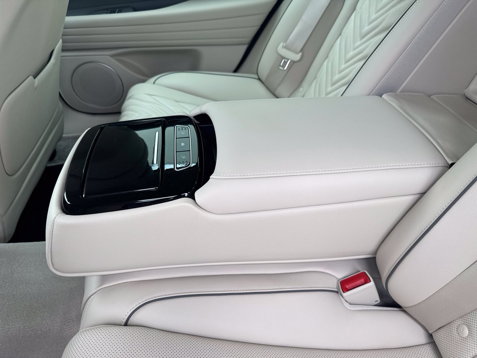 Used 2025 Genesis G80 2.5T Sport Prestige AWD/4WD image 12