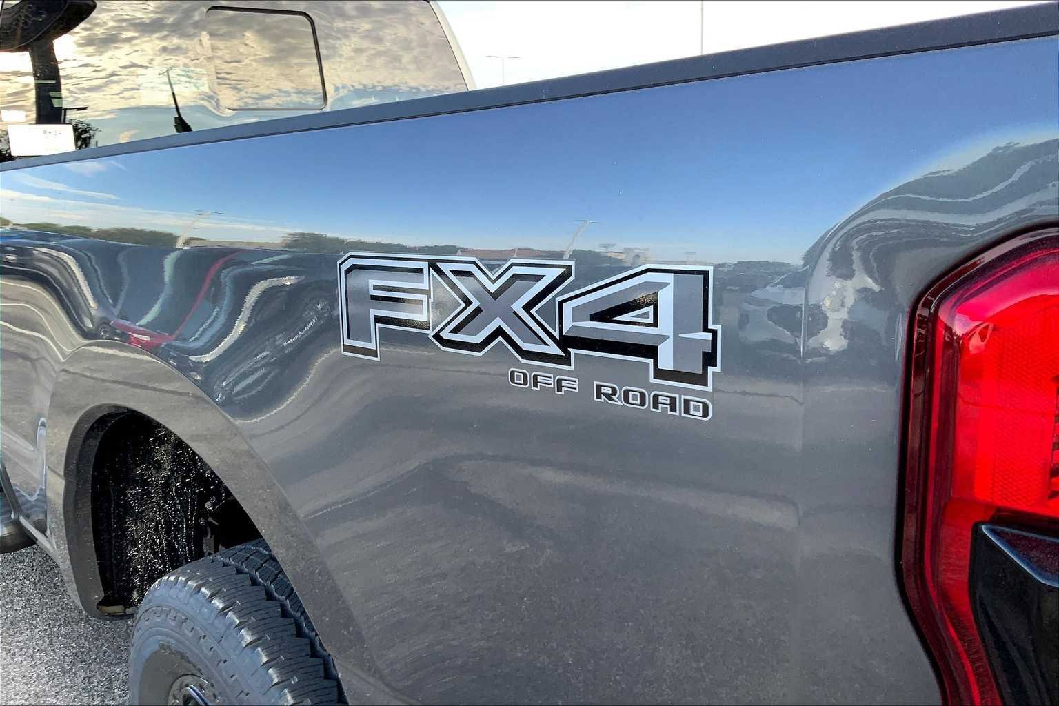 New 2026 Ford F350 XLT w/ XLT Premium Package AWD/4WD image 15