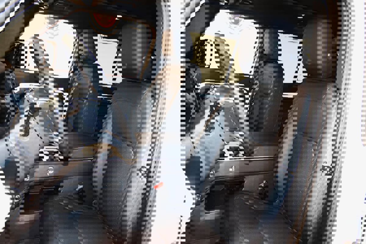 Used 2025 Land Rover Defender 110 S image 42