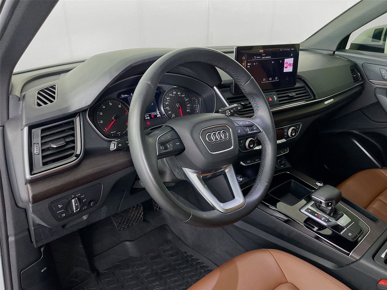 Used 2021 Audi Q5 Premium w/ Convenience Package image 12