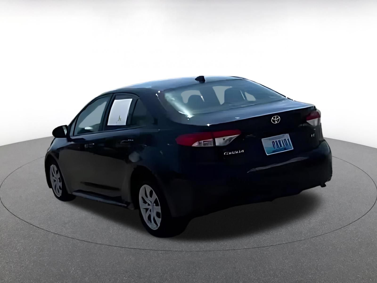 Used 2025 Toyota Corolla LE FWD image 7