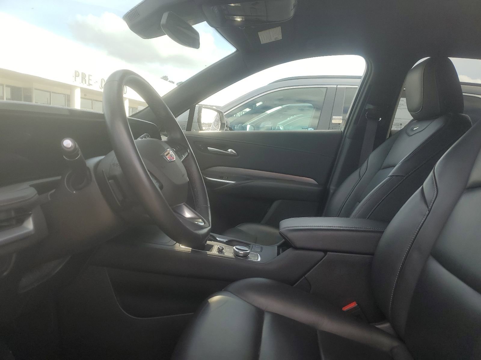 Used 2024 Cadillac XT4 Premium Luxury image 8