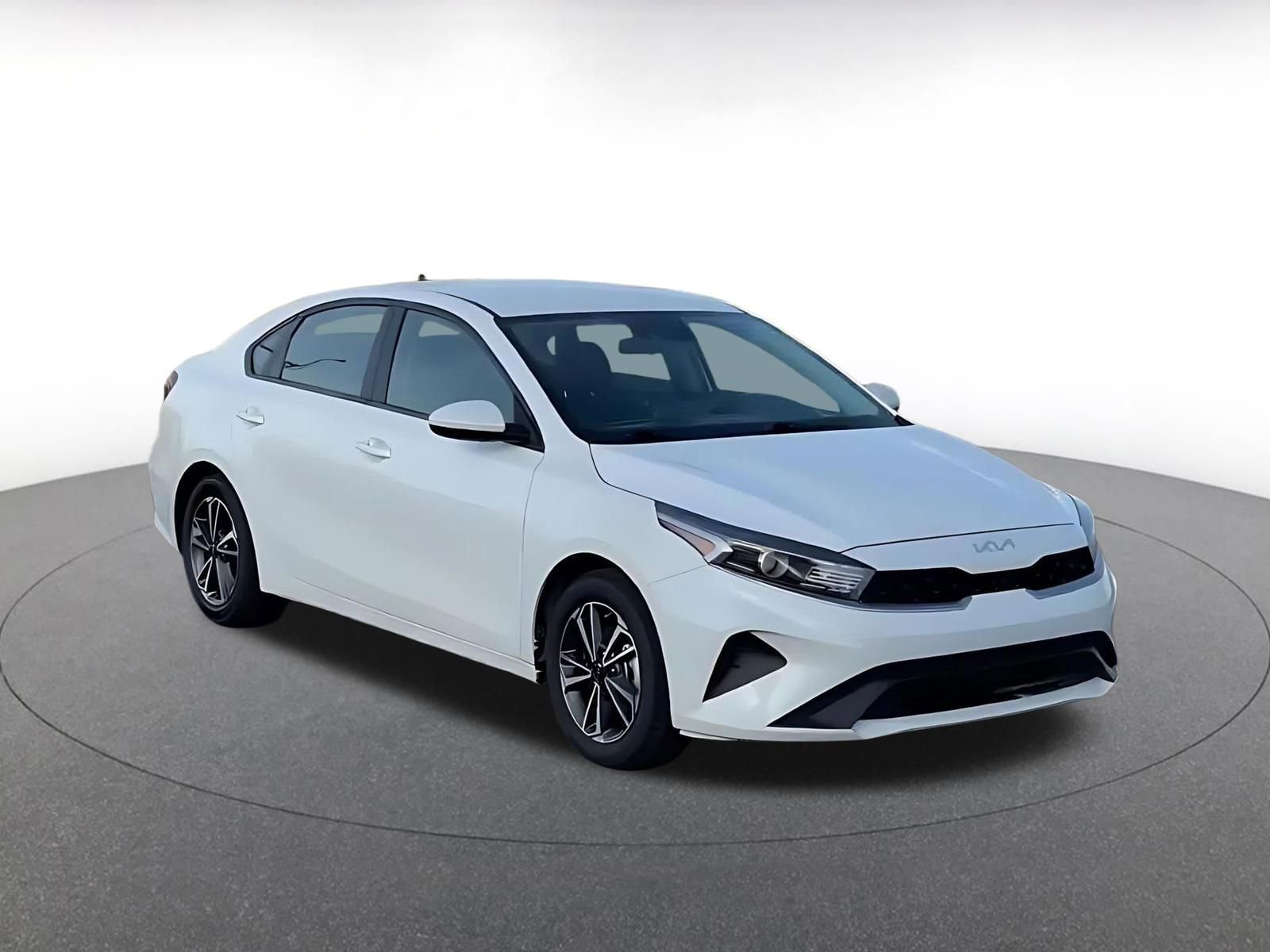 Used 2023 Kia Forte LXS FWD image 3
