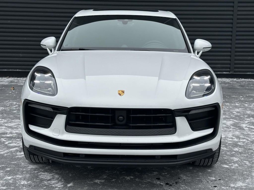 Certified 2026 Porsche Macan image 8
