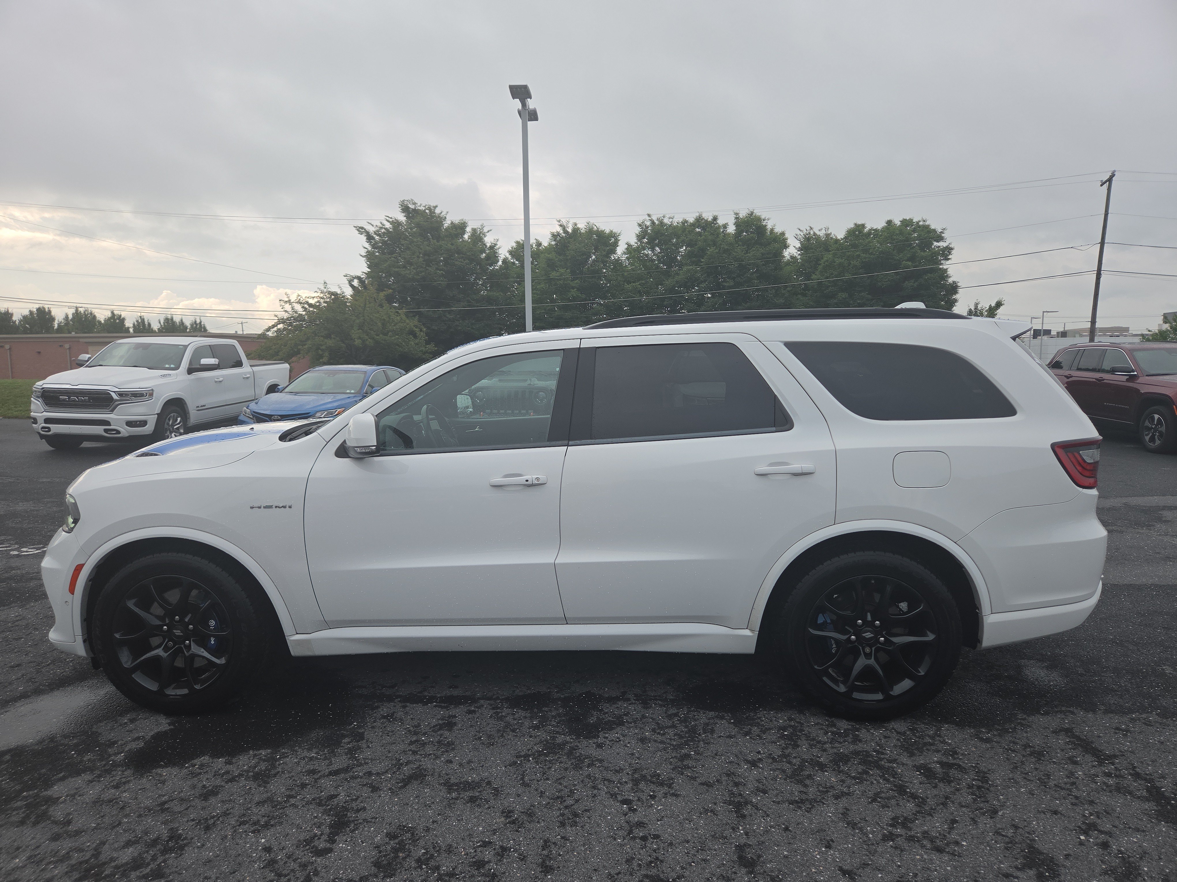 Used 2022 Dodge Durango R/T w/ Tow 'N Go Package AWD/4WD image 12