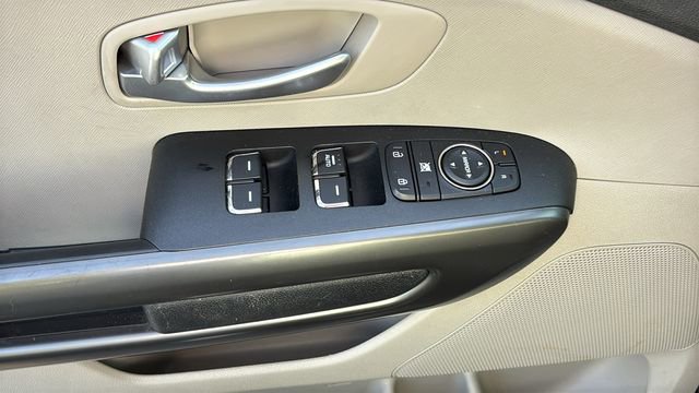 Used 2021 Kia Sedona LX FWD image 12
