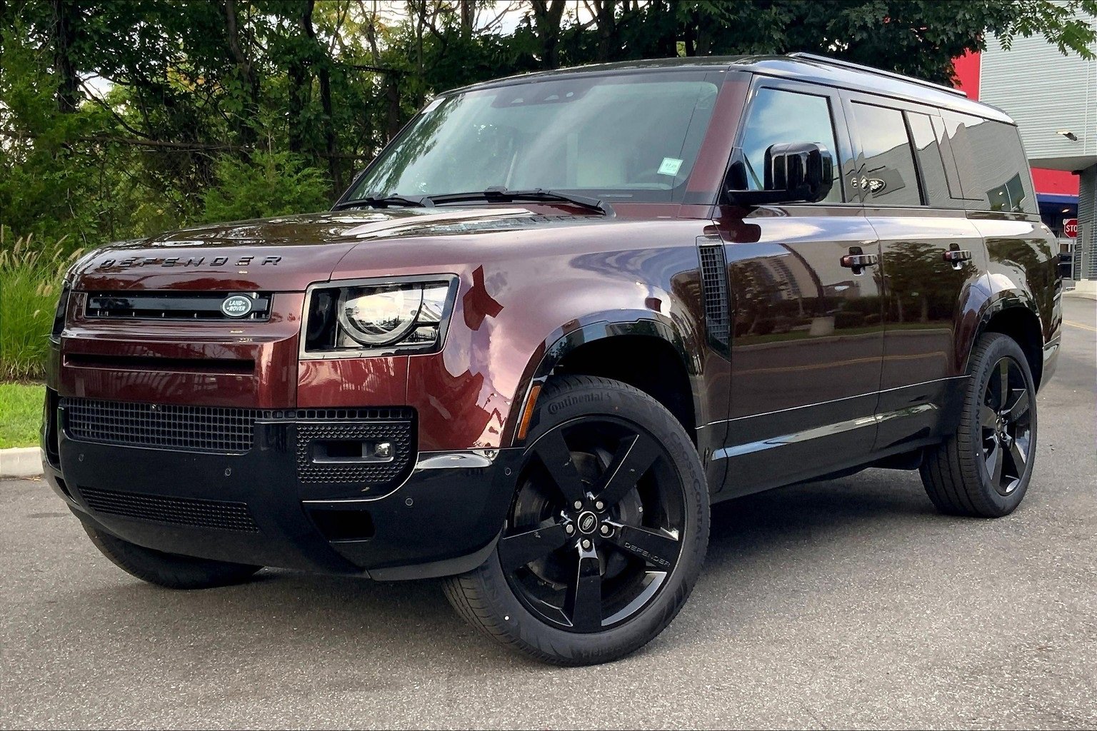 New 2025 Land Rover Defender 130 X-Dynamic SE