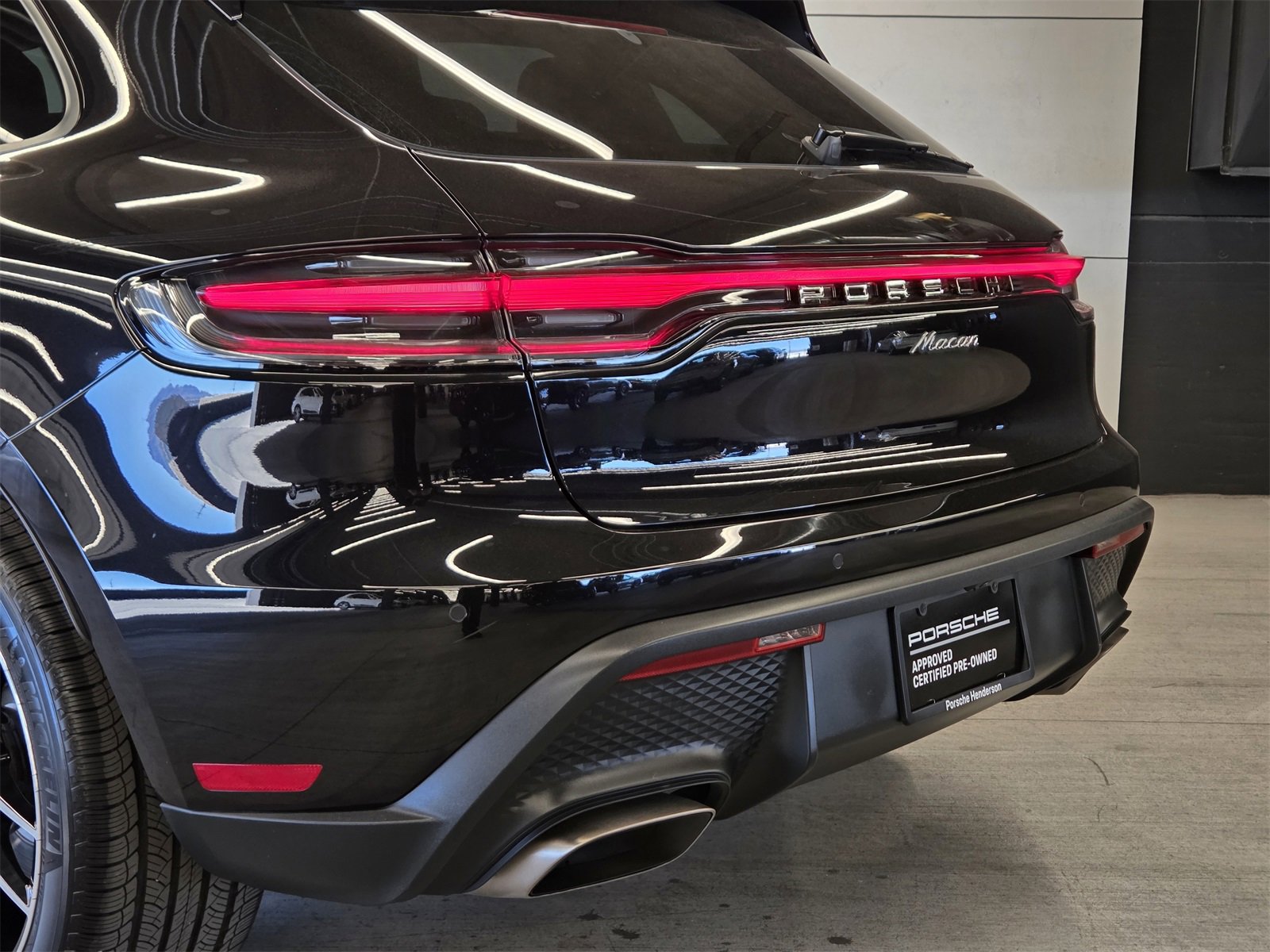 Certified 2026 Porsche Macan image 8