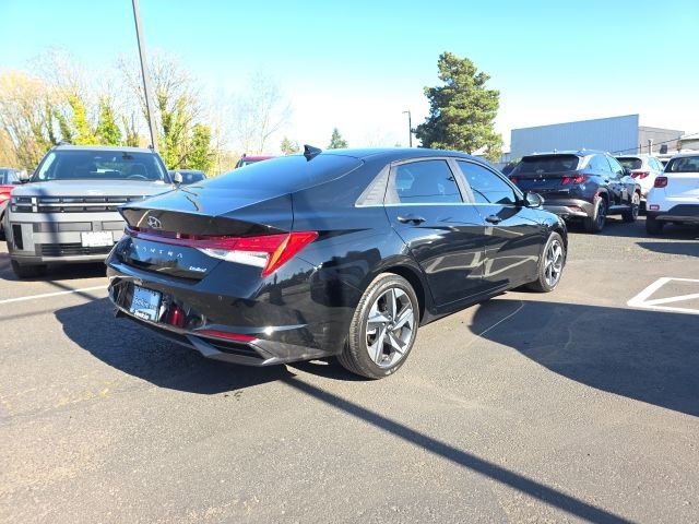 Used 2023 Hyundai Elantra Limited w/ Cargo Package image 5