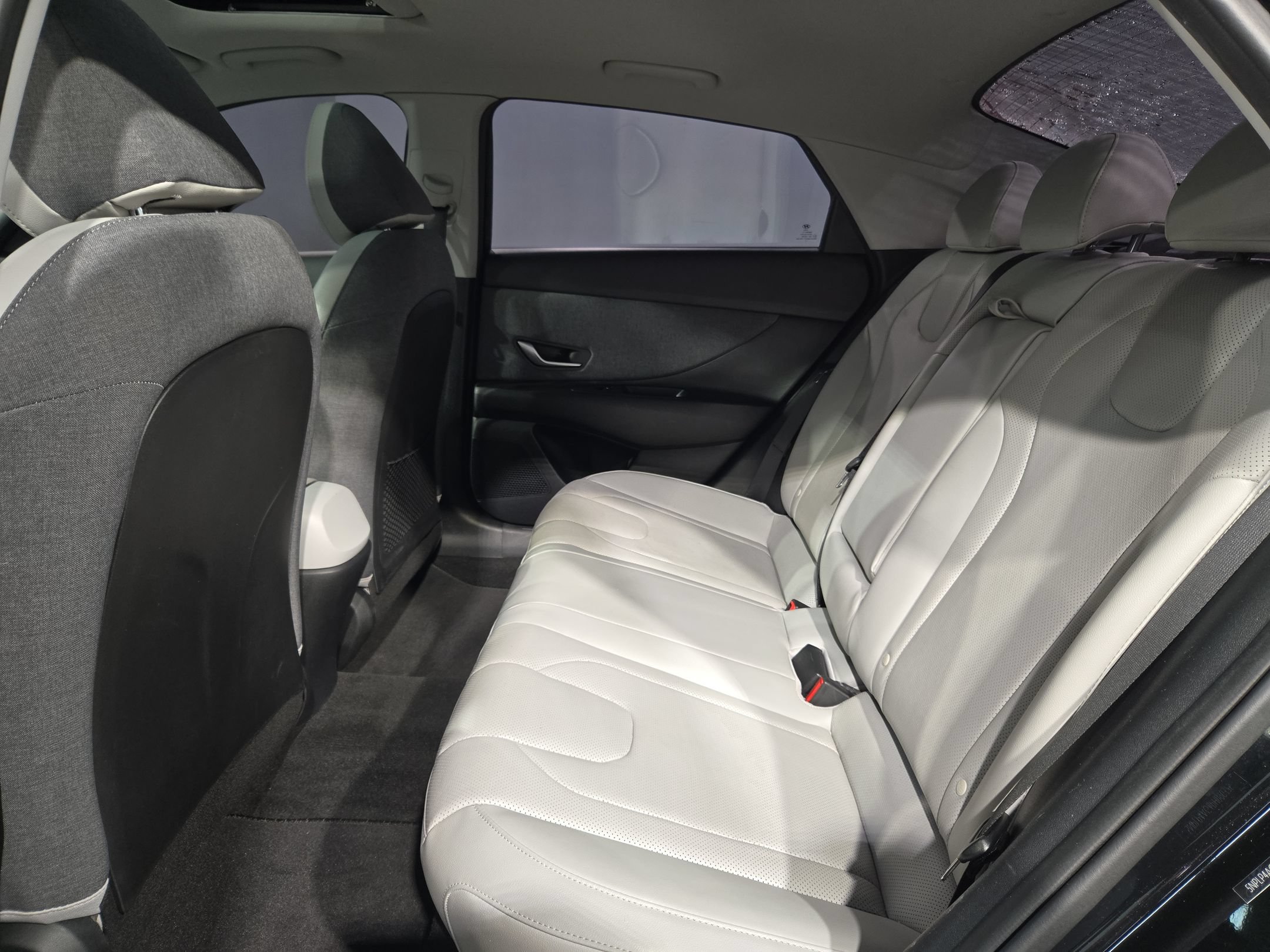Used 2023 Hyundai Elantra Limited FWD image 37