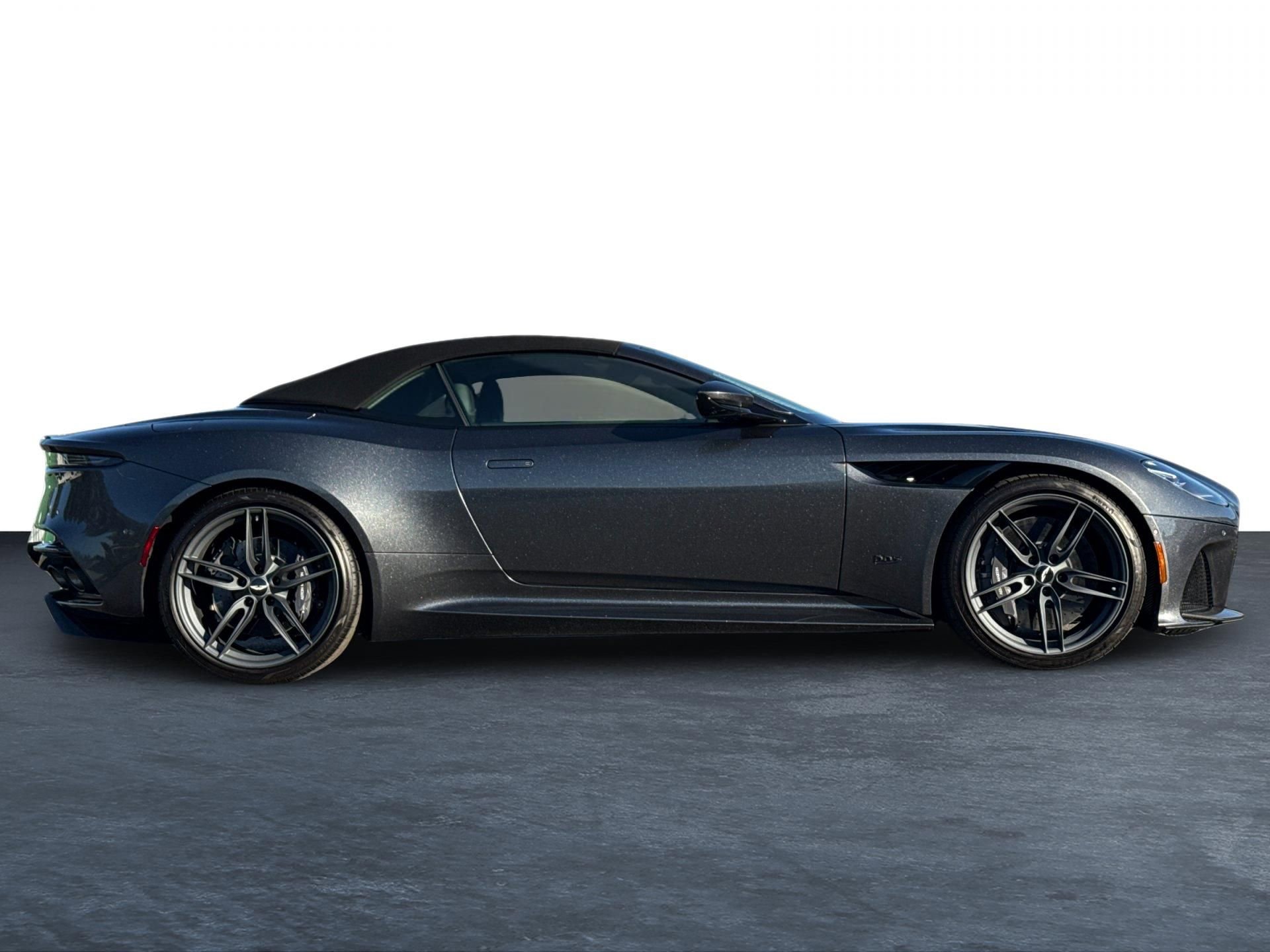 Used 2020 Aston Martin DBS Superleggera Volante image 28