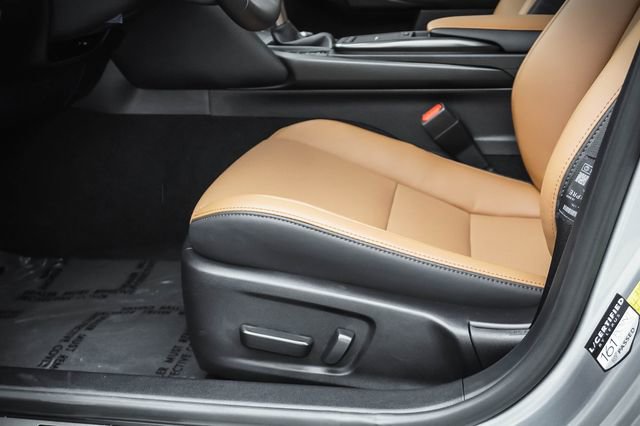 Certified 2025 Lexus IS 300 F Sport image 11