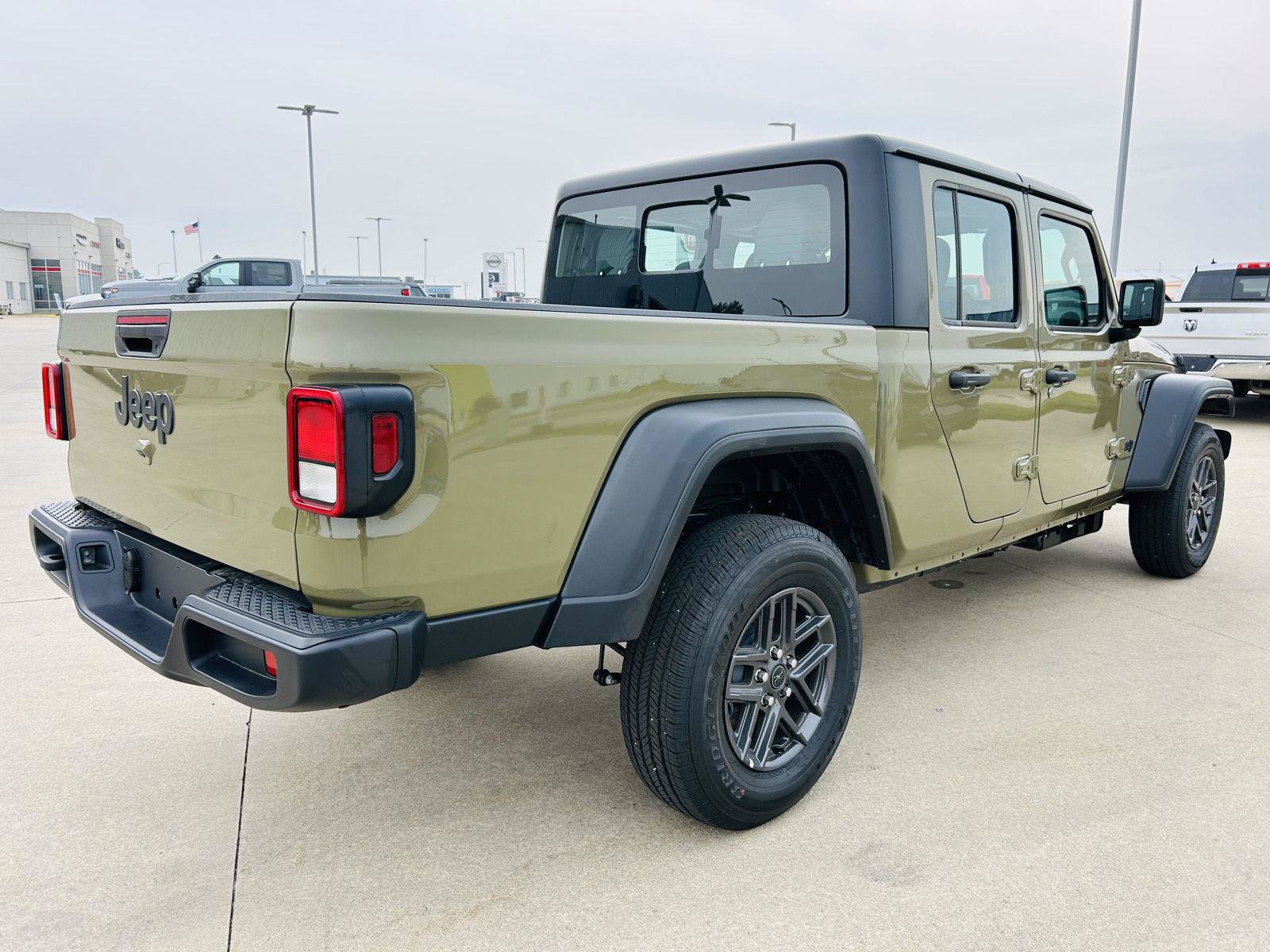New 2026 Jeep Gladiator Sport AWD/4WD image 34