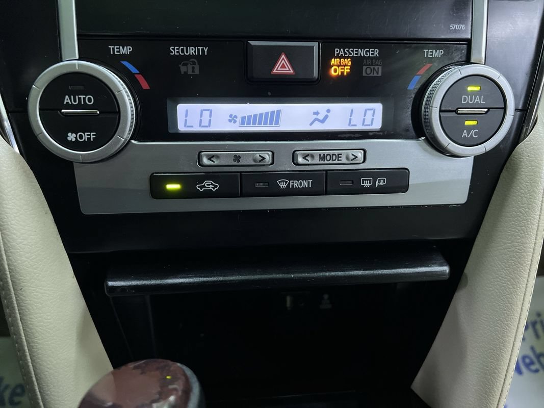 Used 2013 Toyota Camry XLE FWD image 22