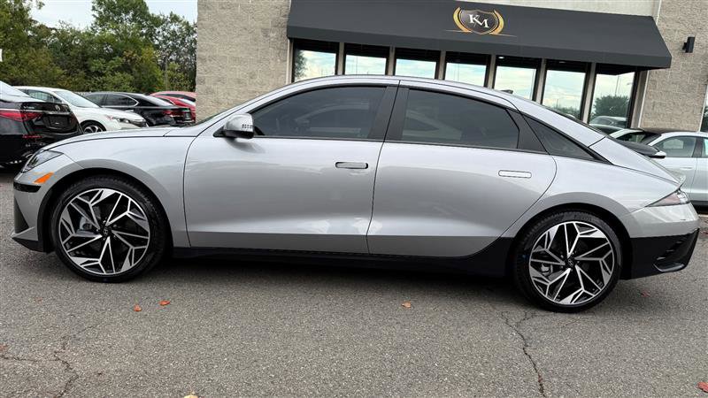 Used 2023 Hyundai Ioniq 6 SEL image 2