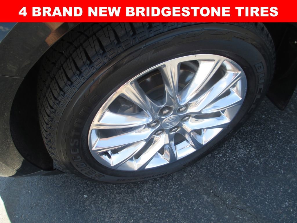 Used 2020 Buick Enclave Essence w/ Sound and Sites Package FWD image 3