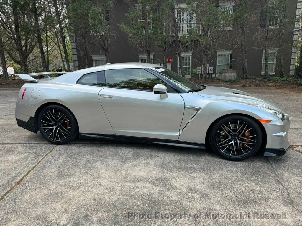 Used 2024 Nissan GT-R Premium w/ Premium Interior Package image 4