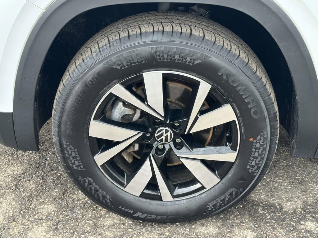 Certified 2023 Volkswagen Atlas Cross Sport SE image 9