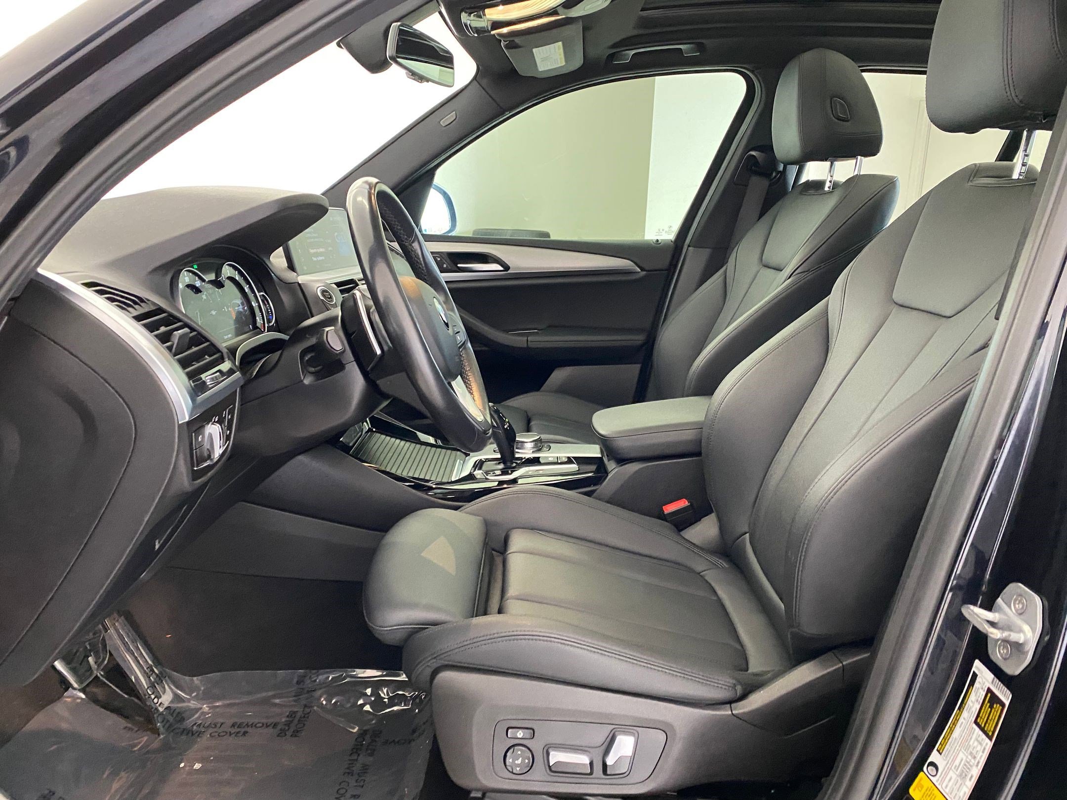 Used 2018 BMW X3 xDrive30i w/ M Sport Package image 4