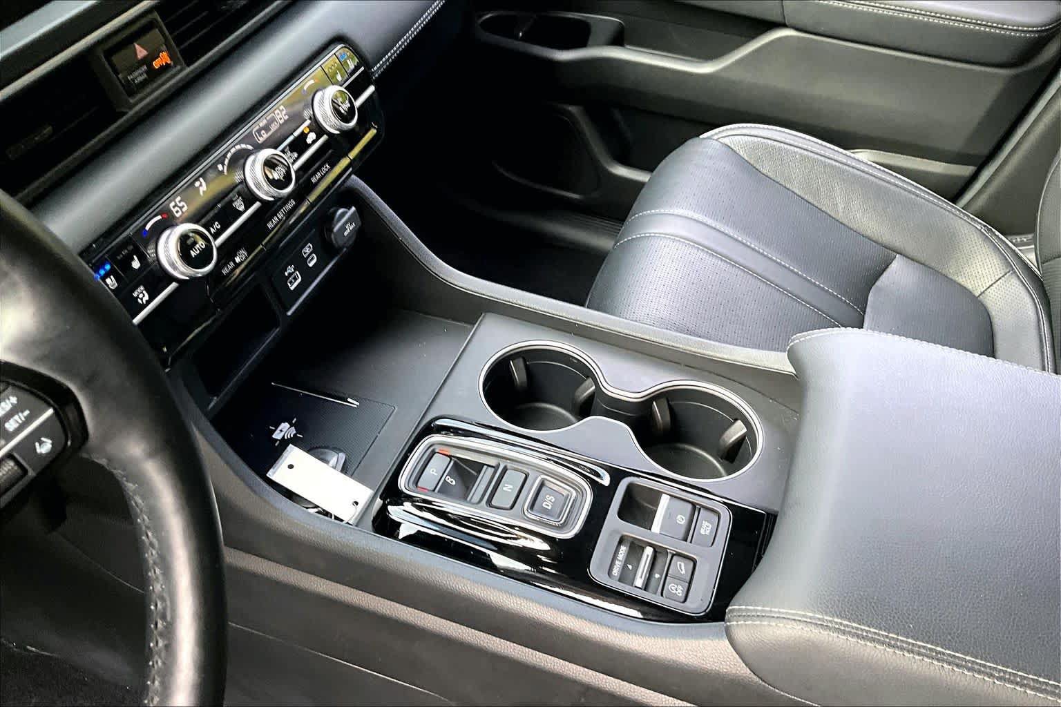 Used 2025 Honda Pilot Elite image 17
