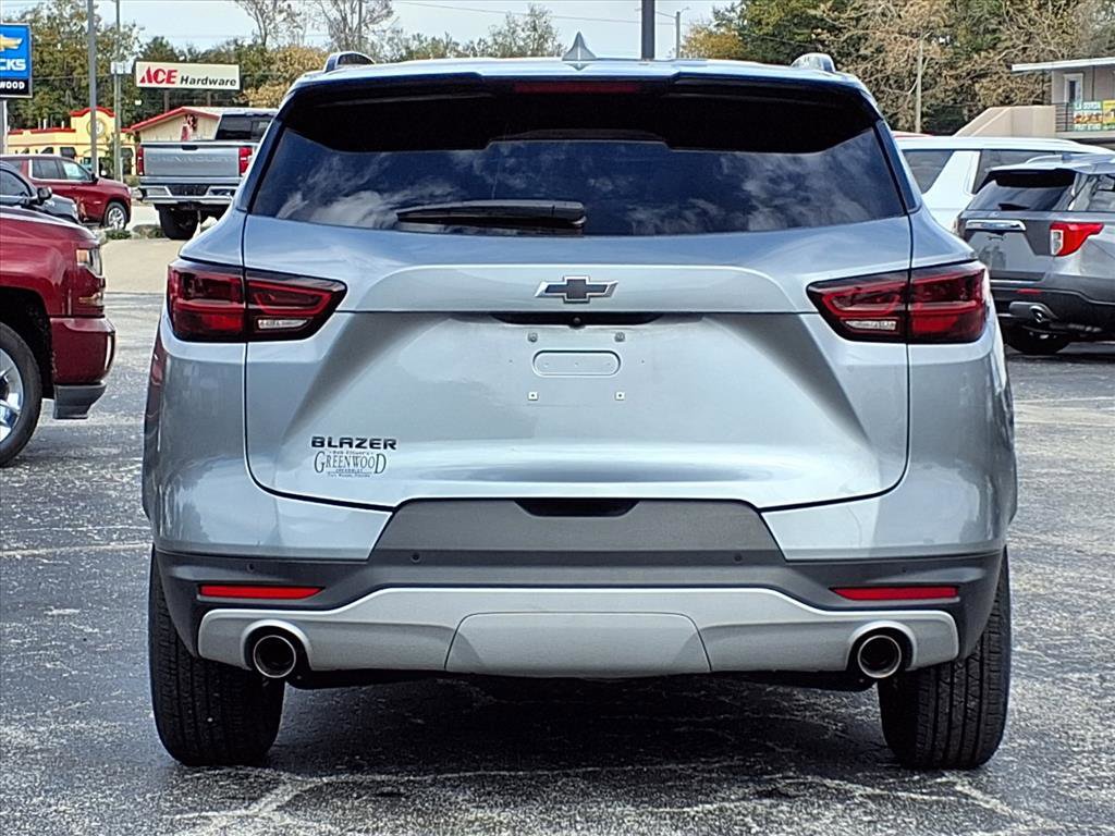 Certified 2025 Chevrolet Blazer LT w/ Midnight/Sport Edition image 5