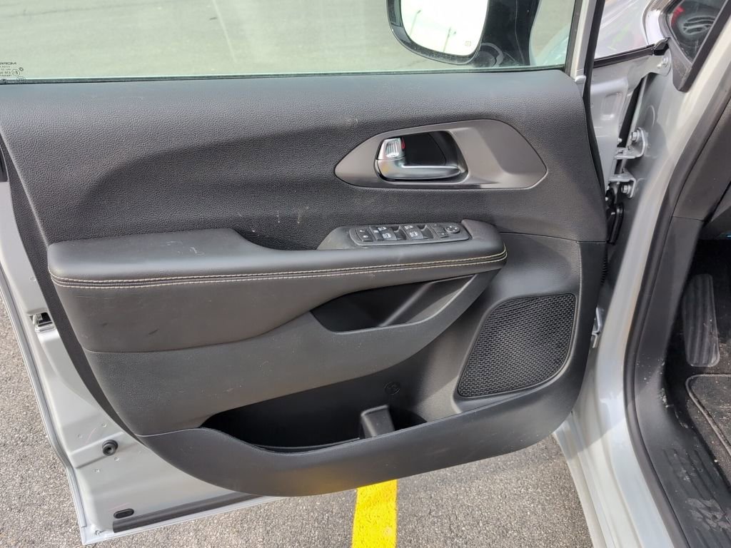 New 2026 Chrysler Voyager LX FWD image 18