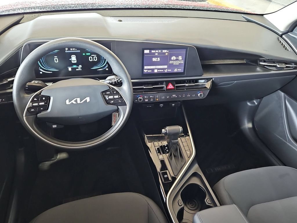 Used 2025 Kia Niro LX FWD image 26