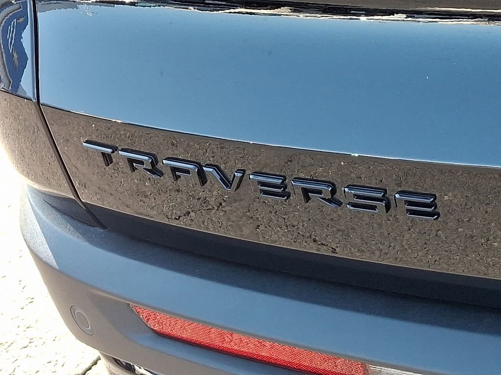 Used 2025 Chevrolet Traverse LT w/ Midnight/Sport Edition image 32