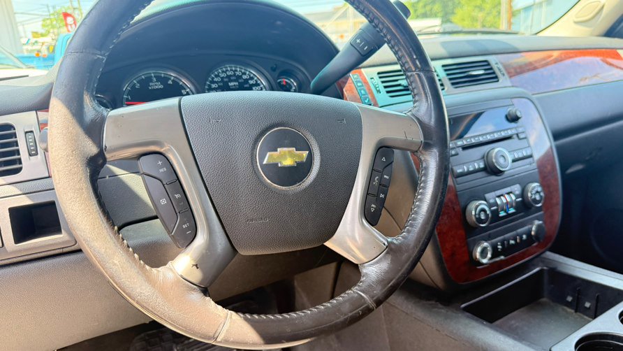 Used 2011 Chevrolet Avalanche LS w/ Regional Value Package RWD image 10