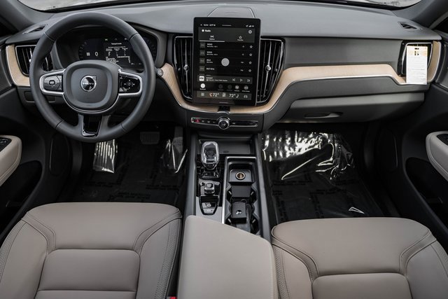 New 2026 Volvo XC60 B5 Plus w/ Protection Package Premier image 20