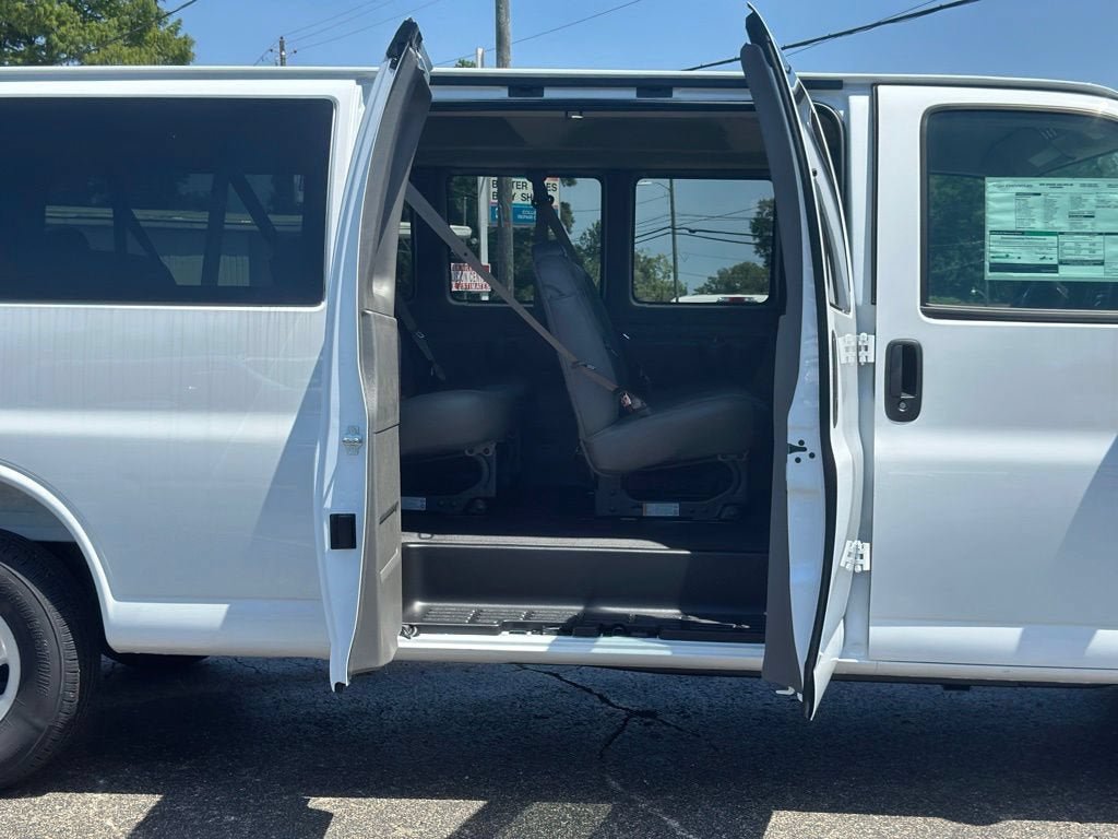 New 2026 Chevrolet Express 3500 LS RWD image 17
