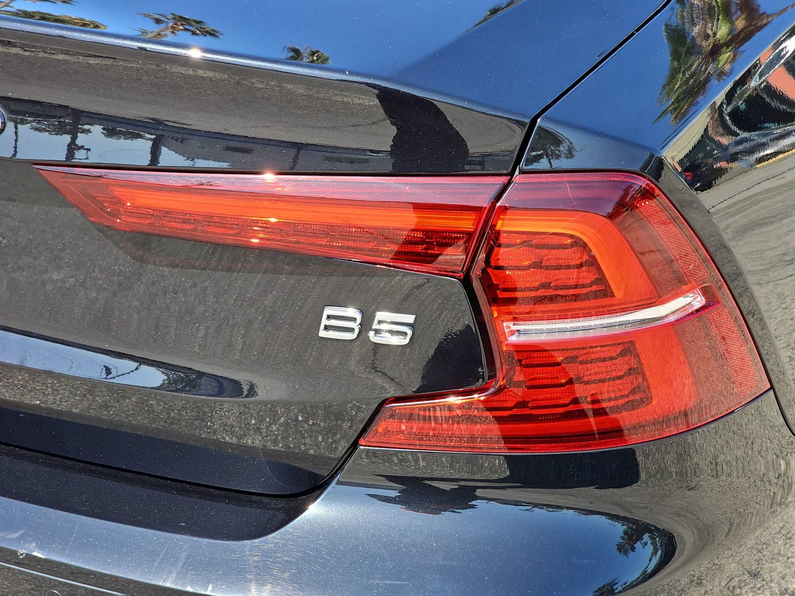 Used 2024 Volvo S60 B5 Plus FWD image 34