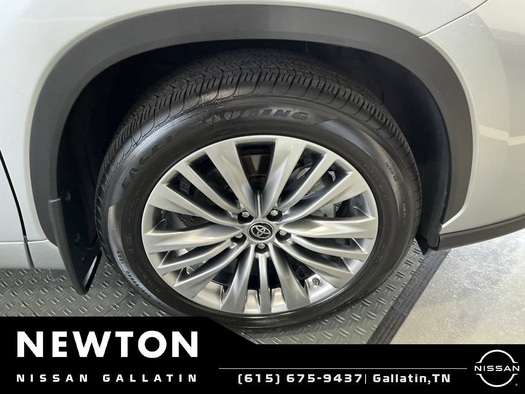 Used 2023 Toyota Highlander Platinum AWD/4WD image 62