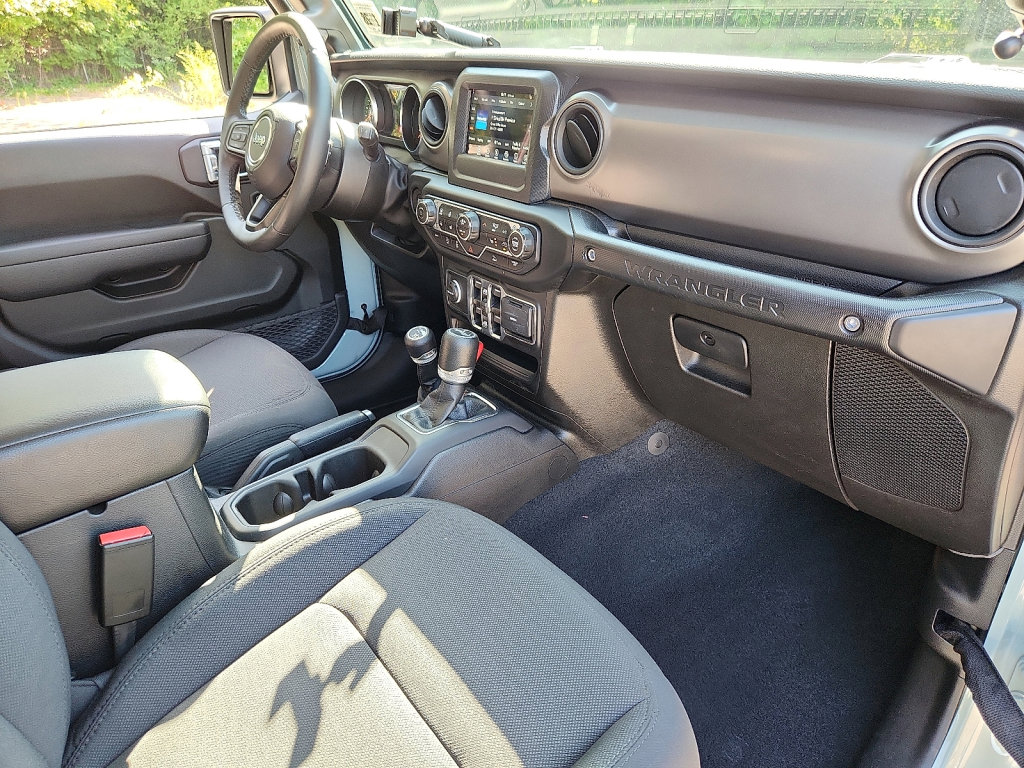 Used 2023 Jeep Wrangler Sport S image 11