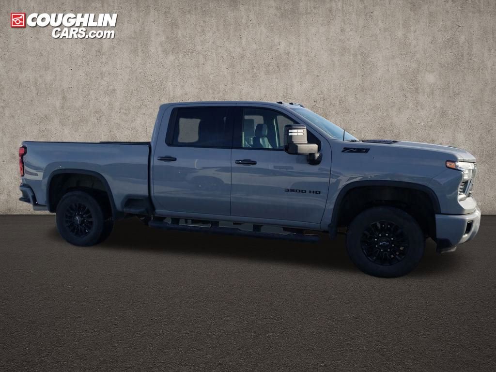 Used 2024 Chevrolet Silverado 3500 LTZ w/ LTZ Plus Package image 7