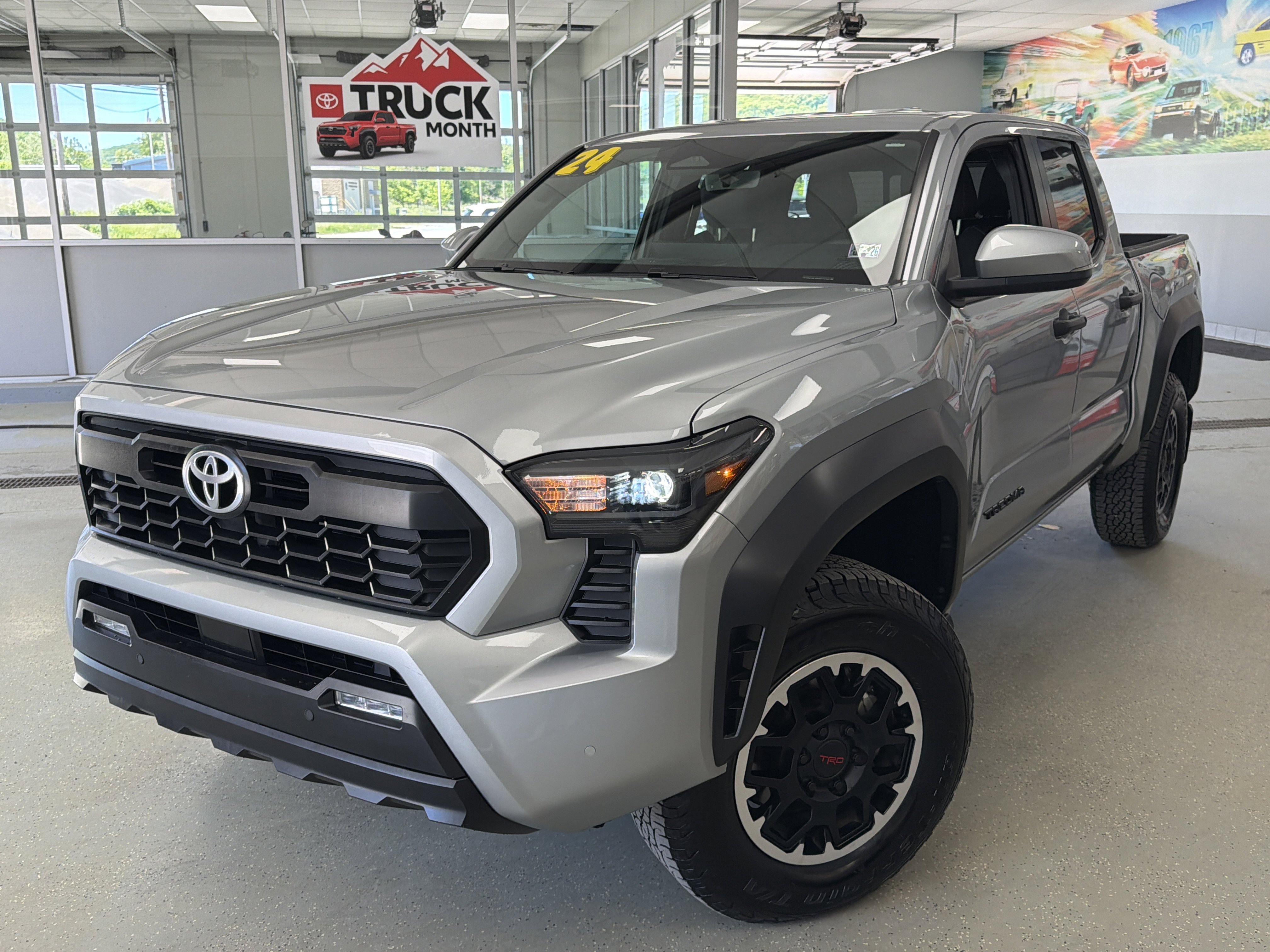 Used 2024 Toyota Tacoma 4x4 Double Cab image 1