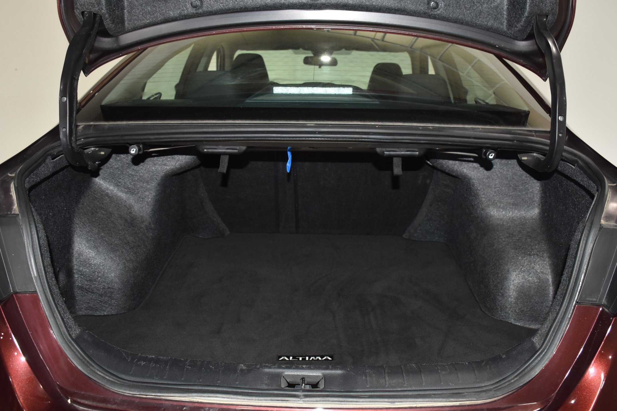 Used 2025 Nissan Altima 2.5 SV FWD image 28