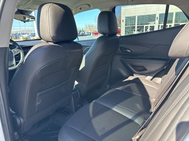 Used 2022 Buick Encore Preferred w/ Safety Package image 31