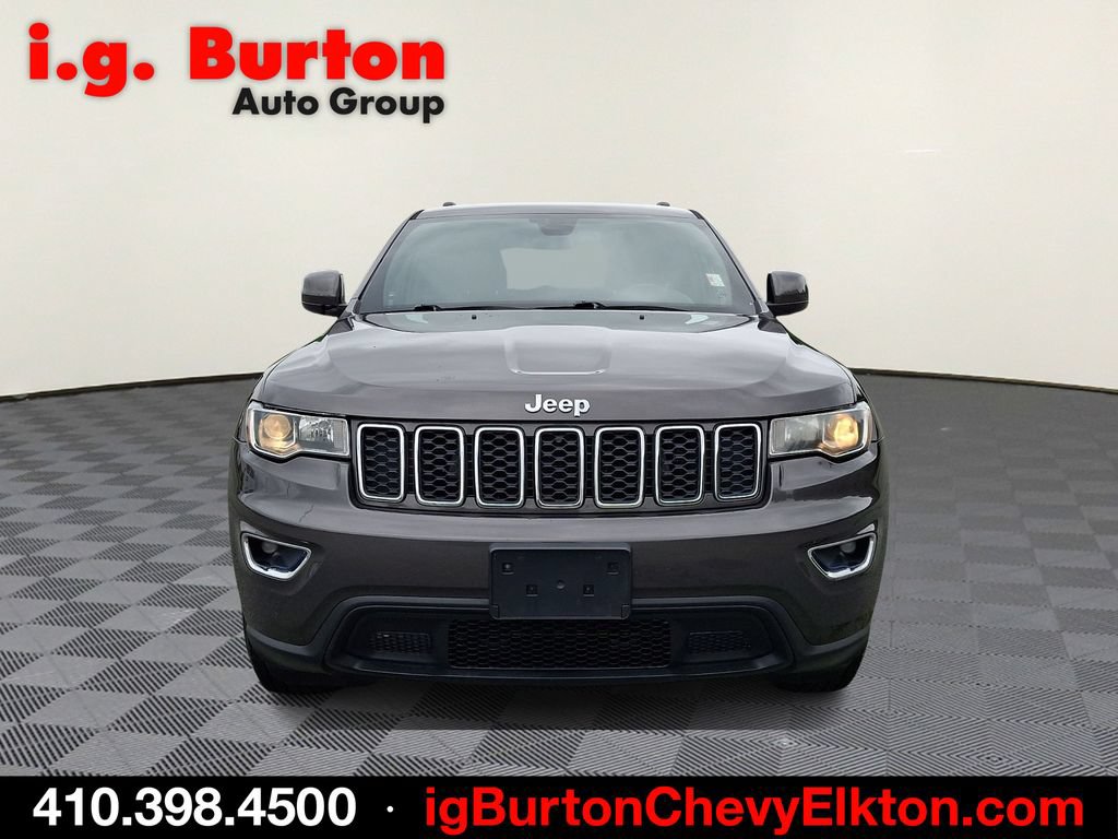 Used 2019 Jeep Grand Cherokee Laredo AWD/4WD image 2