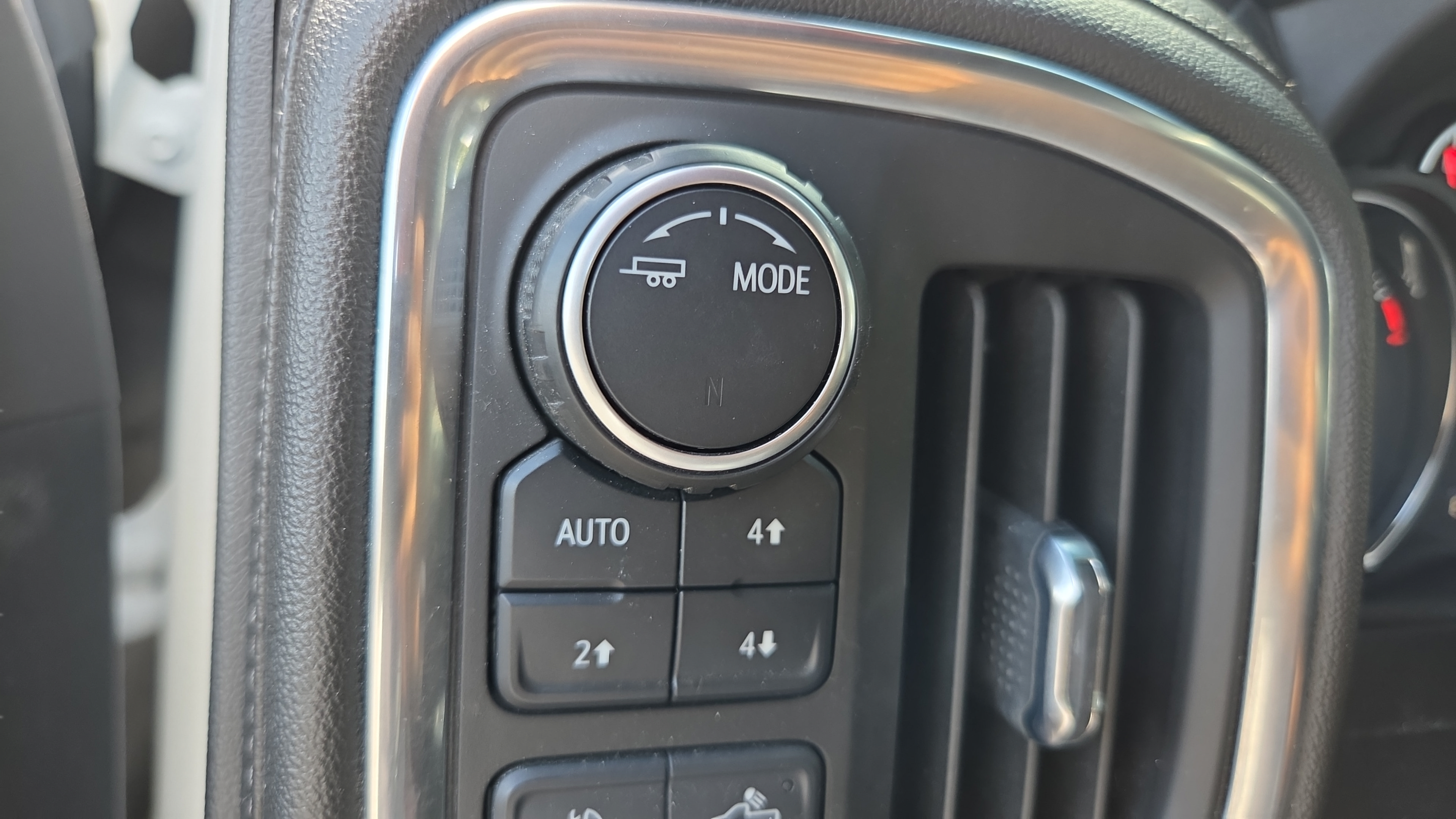 Certified 2022 Chevrolet Silverado 2500 LTZ w/ Safety Package AWD/4WD image 25